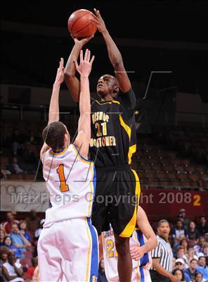 Thumbnail 3 in Bishop Montgomery vs. Santa Margarita (CIF SoCal Regional D3 Final) photogallery.