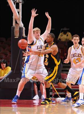 Thumbnail 1 in Bishop Montgomery vs. Santa Margarita (CIF SoCal Regional D3 Final) photogallery.