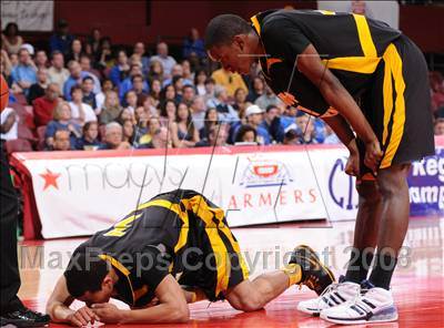 Thumbnail 1 in Bishop Montgomery vs. Santa Margarita (CIF SoCal Regional D3 Final) photogallery.