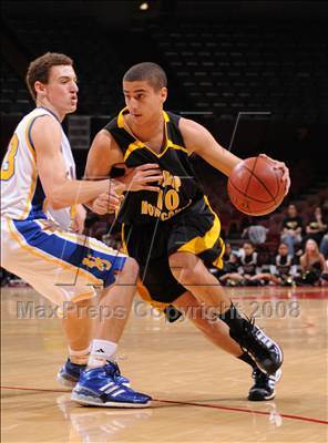 Thumbnail 1 in Bishop Montgomery vs. Santa Margarita (CIF SoCal Regional D3 Final) photogallery.