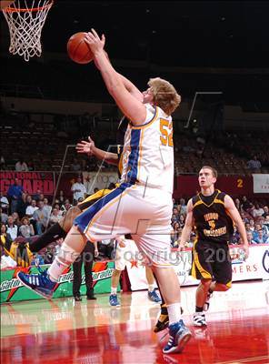 Thumbnail 1 in Bishop Montgomery vs. Santa Margarita (CIF SoCal Regional D3 Final) photogallery.