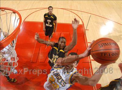 Thumbnail 1 in Bishop Montgomery vs. Santa Margarita (CIF SoCal Regional D3 Final) photogallery.