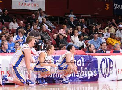 Thumbnail 1 in Bishop Montgomery vs. Santa Margarita (CIF SoCal Regional D3 Final) photogallery.