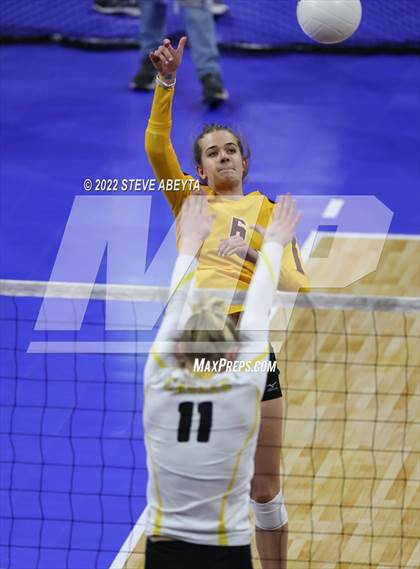Thumbnail 2 in Windsor vs. Thompson Valley (CHSAA 4A 3rd Round) photogallery.