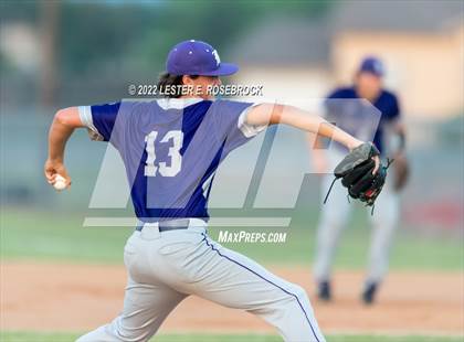Thumbnail 1 in Boerne vs. Gonzales (UIL 4A Bi-District Playoff Game #1) photogallery.