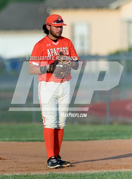 Thumbnail 3 in Boerne vs. Gonzales (UIL 4A Bi-District Playoff Game #1) photogallery.