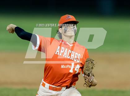 Thumbnail 1 in Boerne vs. Gonzales (UIL 4A Bi-District Playoff Game #1) photogallery.