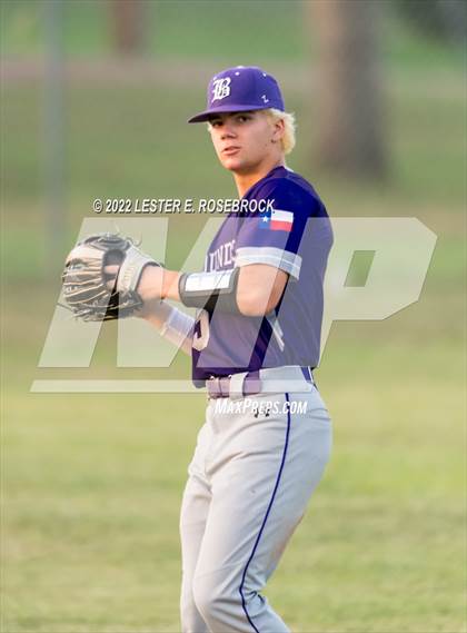 Thumbnail 1 in Boerne vs. Gonzales (UIL 4A Bi-District Playoff Game #1) photogallery.