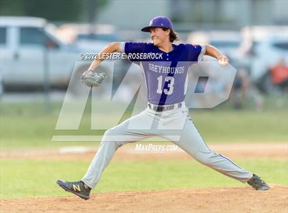 Thumbnail 2 in Boerne vs. Gonzales (UIL 4A Bi-District Playoff Game #1) photogallery.
