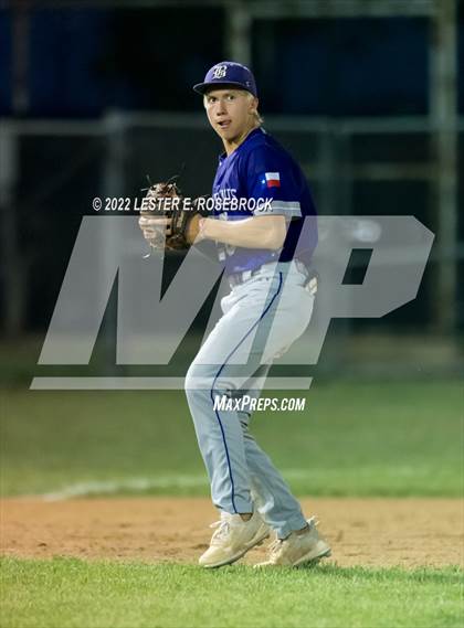 Thumbnail 2 in Boerne vs. Gonzales (UIL 4A Bi-District Playoff Game #1) photogallery.