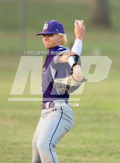 Thumbnail 2 in Boerne vs. Gonzales (UIL 4A Bi-District Playoff Game #1) photogallery.