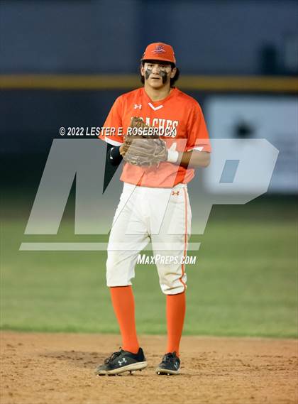 Thumbnail 2 in Boerne vs. Gonzales (UIL 4A Bi-District Playoff Game #1) photogallery.