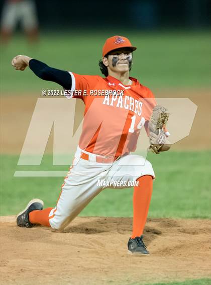 Thumbnail 3 in Boerne vs. Gonzales (UIL 4A Bi-District Playoff Game #1) photogallery.