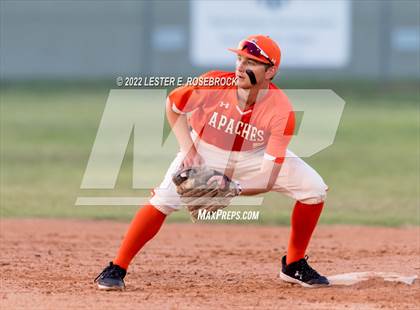 Thumbnail 3 in Boerne vs. Gonzales (UIL 4A Bi-District Playoff Game #1) photogallery.