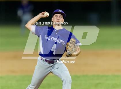 Thumbnail 1 in Boerne vs. Gonzales (UIL 4A Bi-District Playoff Game #1) photogallery.