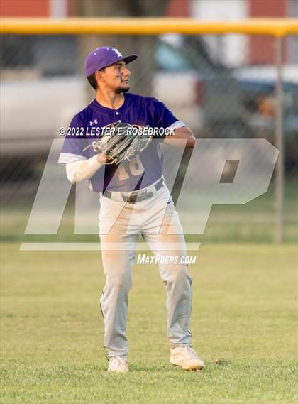 Thumbnail 2 in Boerne vs. Gonzales (UIL 4A Bi-District Playoff Game #1) photogallery.