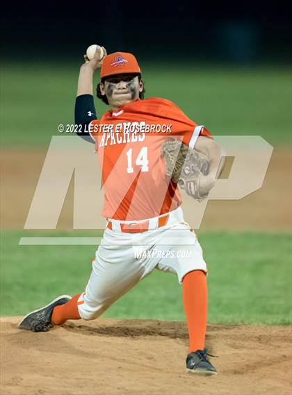 Thumbnail 2 in Boerne vs. Gonzales (UIL 4A Bi-District Playoff Game #1) photogallery.