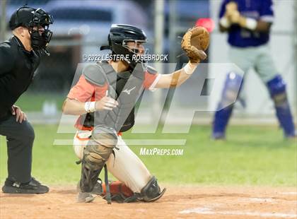 Thumbnail 3 in Boerne vs. Gonzales (UIL 4A Bi-District Playoff Game #1) photogallery.