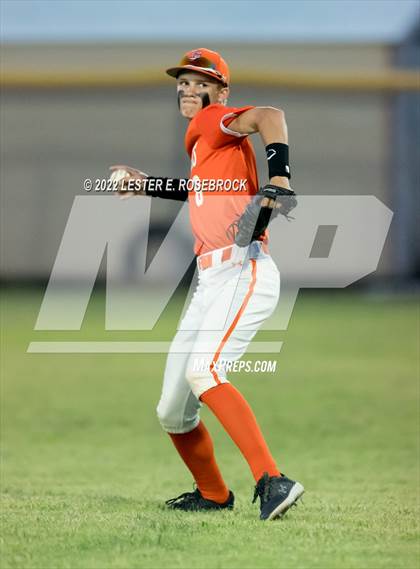 Thumbnail 2 in Boerne vs. Gonzales (UIL 4A Bi-District Playoff Game #1) photogallery.