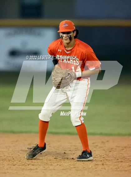 Thumbnail 2 in Boerne vs. Gonzales (UIL 4A Bi-District Playoff Game #1) photogallery.