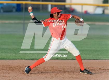 Thumbnail 3 in Boerne vs. Gonzales (UIL 4A Bi-District Playoff Game #1) photogallery.
