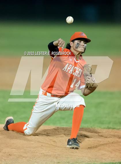Thumbnail 1 in Boerne vs. Gonzales (UIL 4A Bi-District Playoff Game #1) photogallery.
