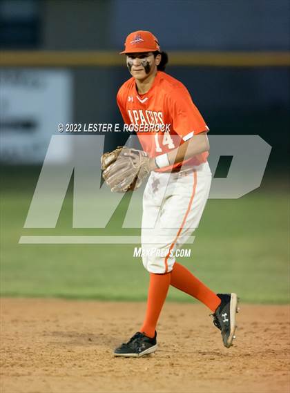 Thumbnail 3 in Boerne vs. Gonzales (UIL 4A Bi-District Playoff Game #1) photogallery.