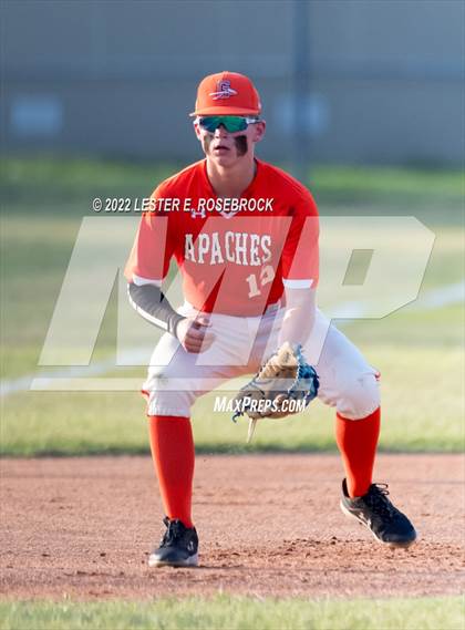 Thumbnail 3 in Boerne vs. Gonzales (UIL 4A Bi-District Playoff Game #1) photogallery.