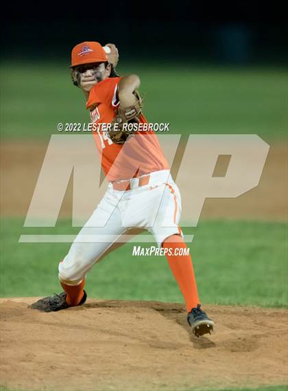 Thumbnail 3 in Boerne vs. Gonzales (UIL 4A Bi-District Playoff Game #1) photogallery.
