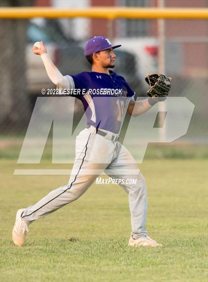 Thumbnail 1 in Boerne vs. Gonzales (UIL 4A Bi-District Playoff Game #1) photogallery.