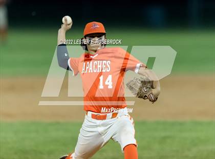 Thumbnail 2 in Boerne vs. Gonzales (UIL 4A Bi-District Playoff Game #1) photogallery.