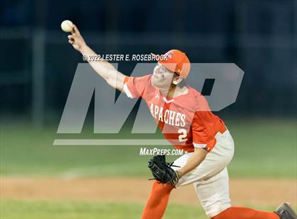 Thumbnail 3 in Boerne vs. Gonzales (UIL 4A Bi-District Playoff Game #1) photogallery.