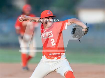 Thumbnail 3 in Boerne vs. Gonzales (UIL 4A Bi-District Playoff Game #1) photogallery.