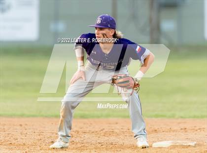 Thumbnail 3 in Boerne vs. Gonzales (UIL 4A Bi-District Playoff Game #1) photogallery.