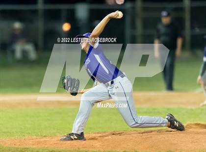 Thumbnail 3 in Boerne vs. Gonzales (UIL 4A Bi-District Playoff Game #1) photogallery.