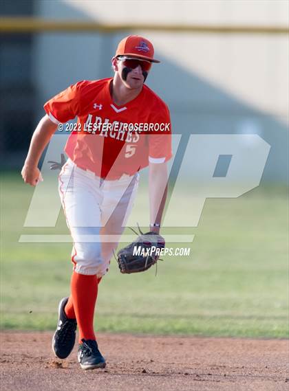 Thumbnail 2 in Boerne vs. Gonzales (UIL 4A Bi-District Playoff Game #1) photogallery.