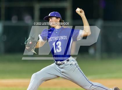 Thumbnail 2 in Boerne vs. Gonzales (UIL 4A Bi-District Playoff Game #1) photogallery.