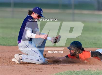Thumbnail 3 in Boerne vs. Gonzales (UIL 4A Bi-District Playoff Game #1) photogallery.