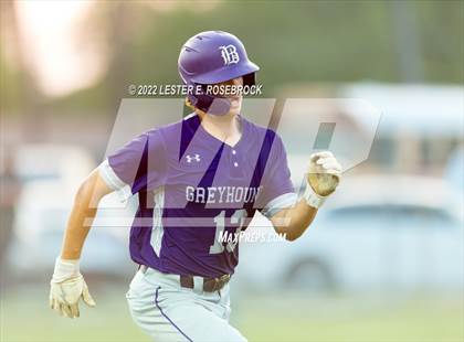 Thumbnail 3 in Boerne vs. Gonzales (UIL 4A Bi-District Playoff Game #1) photogallery.