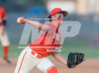 Thumbnail 2 in Boerne vs. Gonzales (UIL 4A Bi-District Playoff Game #1) photogallery.