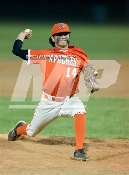 Thumbnail 3 in Boerne vs. Gonzales (UIL 4A Bi-District Playoff Game #1) photogallery.
