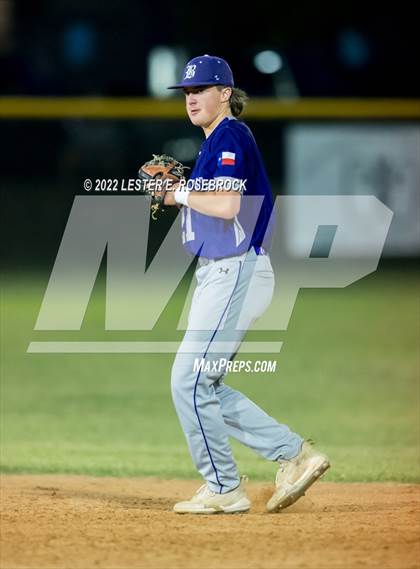 Thumbnail 3 in Boerne vs. Gonzales (UIL 4A Bi-District Playoff Game #1) photogallery.