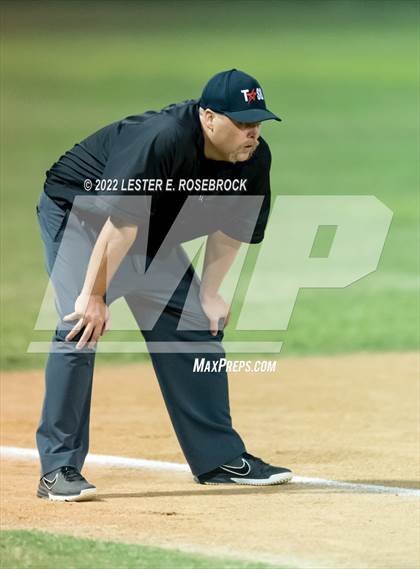 Thumbnail 1 in Boerne vs. Gonzales (UIL 4A Bi-District Playoff Game #1) photogallery.