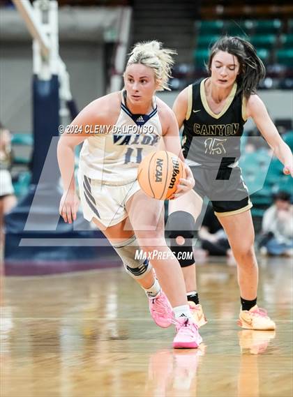 Thumbnail 1 in Rock Canyon vs Valor Christian (CHSAA 6A Great 8) photogallery.