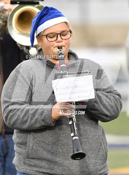 Thumbnail 3 in Rogers vs. Gunter (UIL 3A Division 2 Region 2 Semifinal) photogallery.