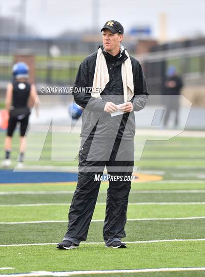Thumbnail 1 in Rogers vs. Gunter (UIL 3A Division 2 Region 2 Semifinal) photogallery.