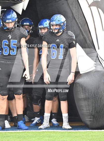 Thumbnail 3 in Rogers vs. Gunter (UIL 3A Division 2 Region 2 Semifinal) photogallery.