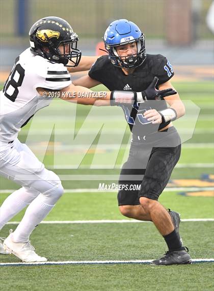 Thumbnail 1 in Rogers vs. Gunter (UIL 3A Division 2 Region 2 Semifinal) photogallery.
