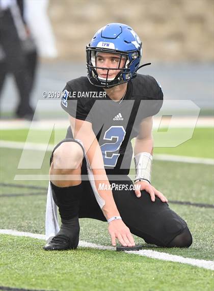 Thumbnail 2 in Rogers vs. Gunter (UIL 3A Division 2 Region 2 Semifinal) photogallery.