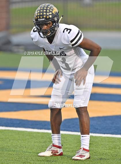 Thumbnail 2 in Rogers vs. Gunter (UIL 3A Division 2 Region 2 Semifinal) photogallery.